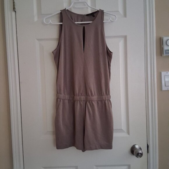 BCBGMaxAzria Women's Size Small Tan Andy Keyhole Modal Blend Romper *Flaws* - Picture 3 of 15